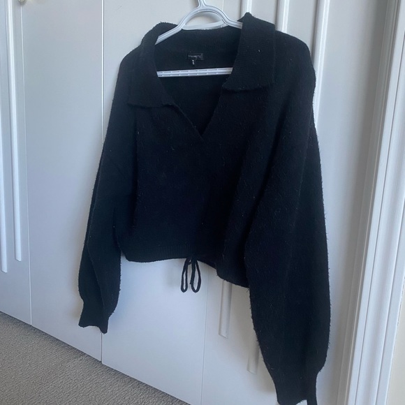 Collared V-Neck Black Sweater - Picture 4 of 5